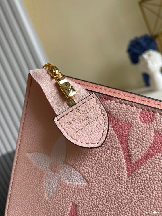 Cheap VUITTON TOILETRY 26 POUCH LOUIS 0822
